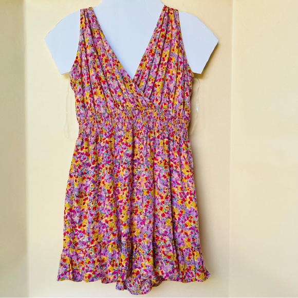 Women’s Floral Pink Yellow Romper Sleeveless V neck cross front and back Size M - Picture 2 of 5